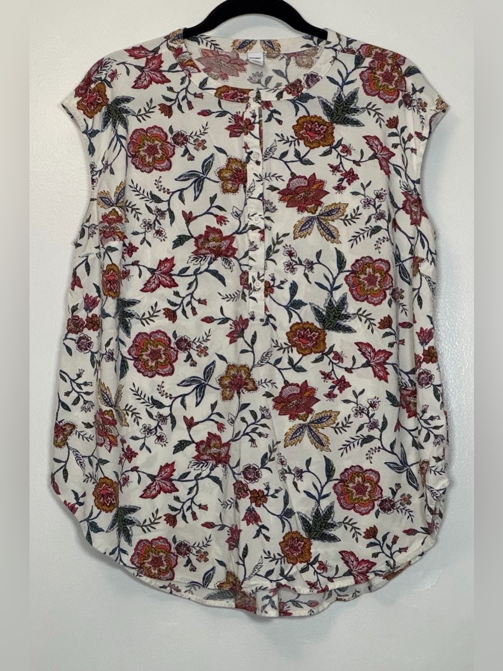 Old Navy White Floral Button-Front Blouse with Red & Mustard Accents